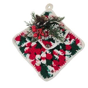 Handmade Vintage Christmas Crocheted Decorative Potholder Pine Berry Decor